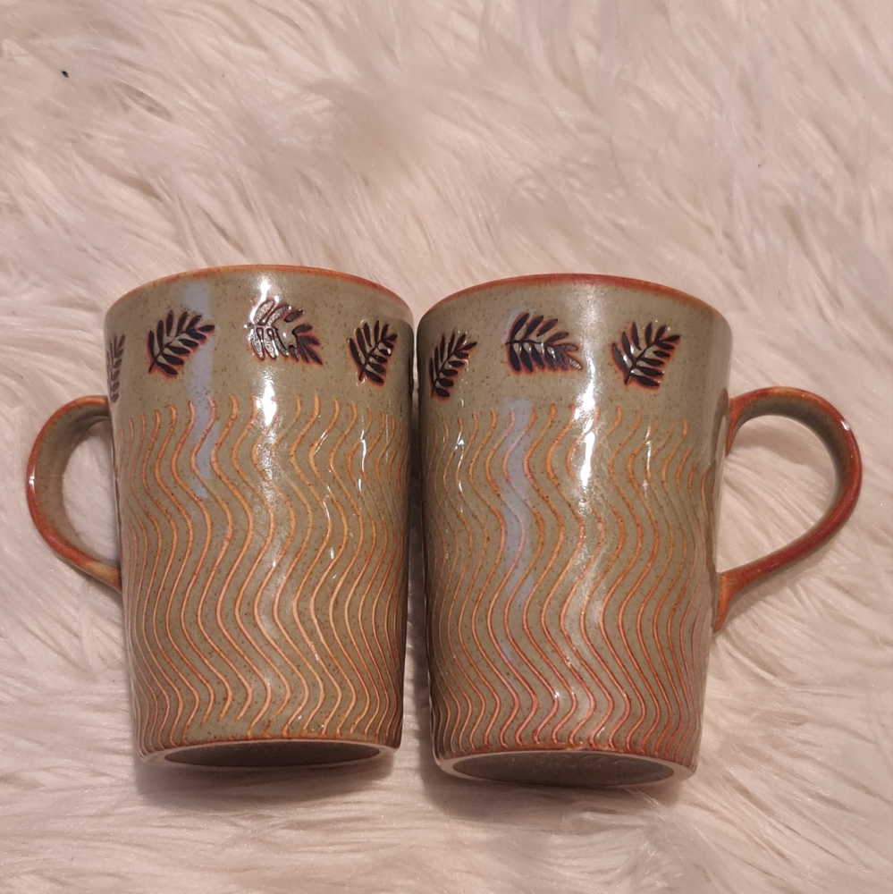 Vintage JUST MUGS with Fern Vertical  Ripple  Lines Design